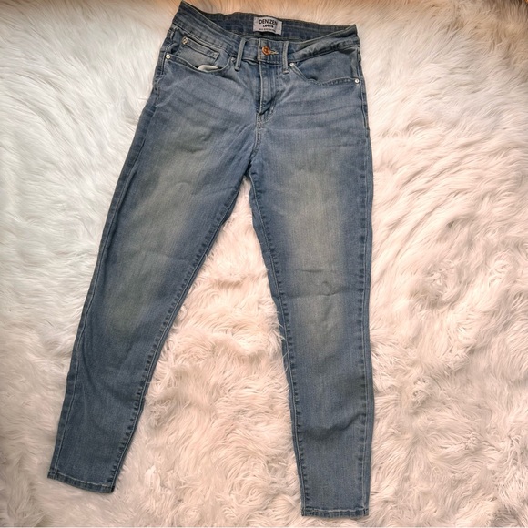 🤍🫧[ Denizen ] Mid Rise Skinny Light Wash Jeans - Picture 6 of 12